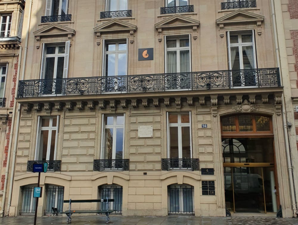 Bâtiment du huitième arrondissement de Paris où se trouvent les bureaux d’Optimum Gestion financière S.A.